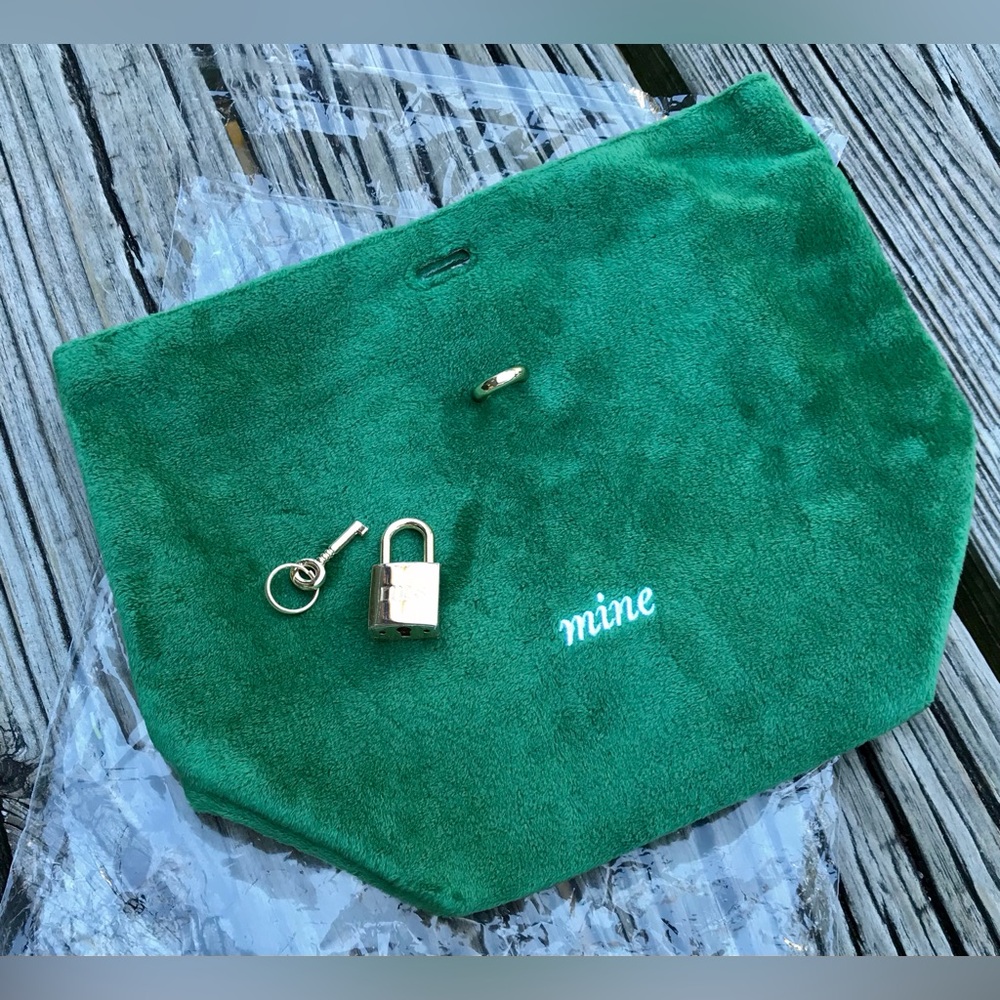 RMS Beauty Velour Green MINE Bag Lock Key Set Small Locking Bag